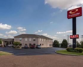 Econo Lodge Inn & Suites