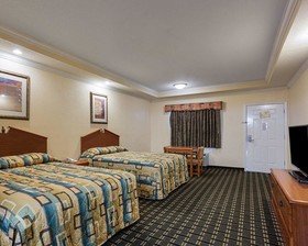 Econo Lodge Inn & Suites