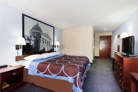 Super 8 by Wyndham Indianola