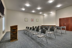 Holiday Inn Express & Suites Laurel