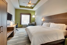 Holiday Inn Express & Suites Laurel