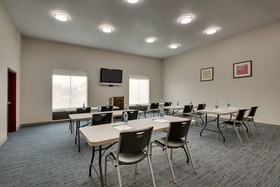 Holiday Inn Express & Suites Laurel