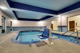 Holiday Inn Express & Suites Laurel