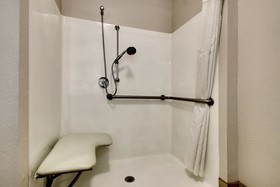 Holiday Inn Express & Suites Laurel