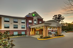Holiday Inn Express & Suites Laurel