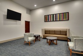 Holiday Inn Express & Suites Laurel