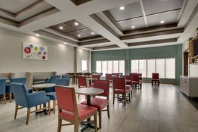 Holiday Inn Express & Suites Laurel