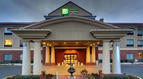 Holiday Inn Express & Suites Laurel
