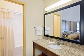 Super 8 by Wyndham Laurel