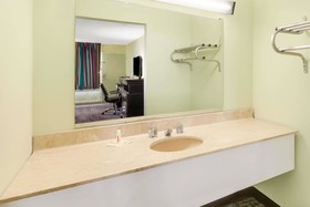 Days Inn by Wyndham McComb MS