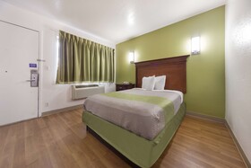 Motel 9 Meridian