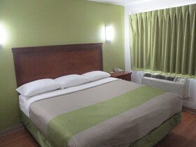 Motel 9 Meridian
