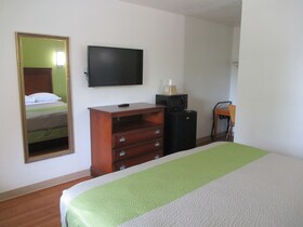 Motel 9 Meridian