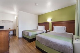 Motel 9 Meridian