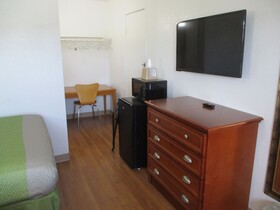 Motel 9 Meridian
