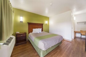 Motel 9 Meridian
