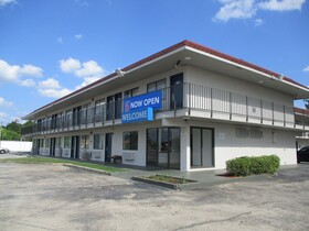 Motel 9 Meridian