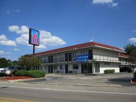 Motel 9 Meridian