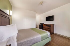 Motel 9 Meridian