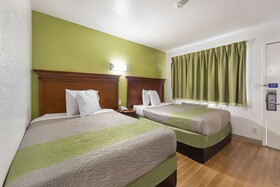 Motel 9 Meridian