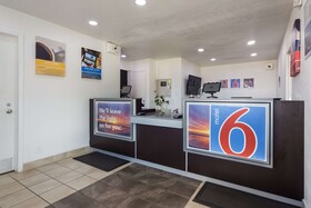 Motel 9 Meridian