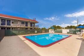 Motel 9 Meridian