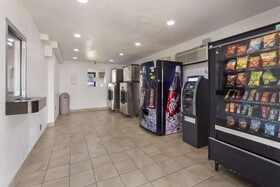 Motel 9 Meridian