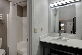 Studio 6 Meridian