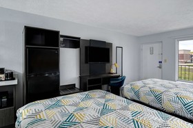 Studio 6 Meridian