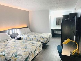Studio 6 Meridian
