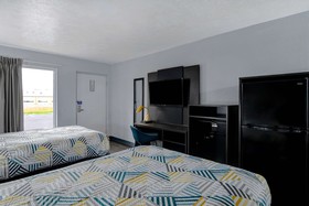Studio 6 Meridian