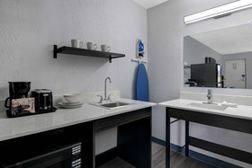 Studio 6 Meridian