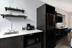 Studio 6 Meridian