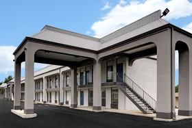Studio 6 Meridian
