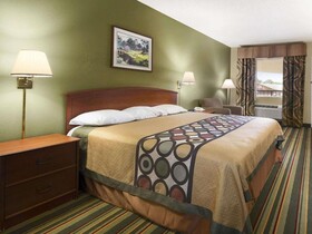 Super 8 by Wyndham Meridian