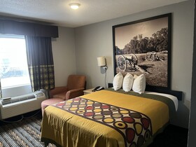 Super 8 by Wyndham Meridian