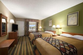 Super 8 by Wyndham Meridian