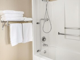 Super 8 by Wyndham Meridian