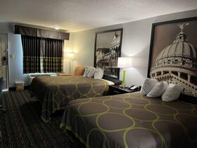 Super 8 by Wyndham Meridian