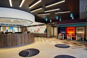 Tru by Hilton Meridian