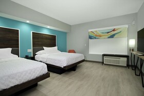 Tru by Hilton Meridian