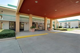 Best Western Flagship Inn
