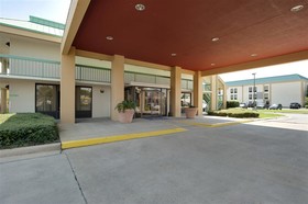 Best Western Flagship Inn