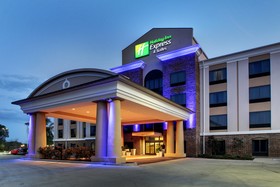 Holiday Inn Express & Suites Natchez South