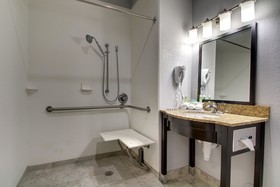 Holiday Inn Express & Suites Natchez South