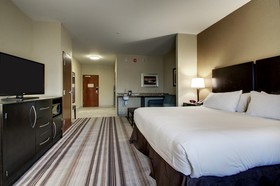 Holiday Inn Express & Suites Natchez South
