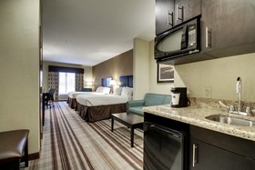 Holiday Inn Express & Suites Natchez South