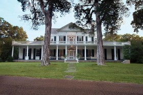 Linden Antebellum Bed & Breakfast