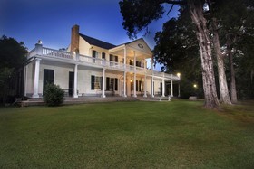 Linden Antebellum Bed & Breakfast