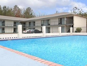 Days Inn by Wyndham Newton